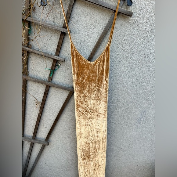 Reformation Rimini Velvet Dress Gold New with Tags! - Picture 7 of 11